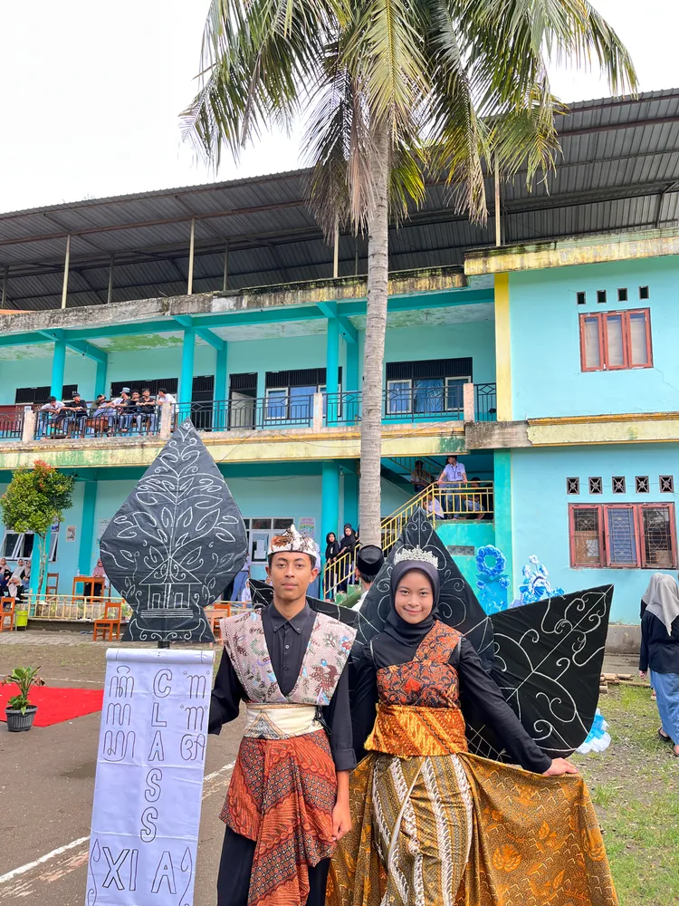 Keceriaan siswa merayakan kebersamaan